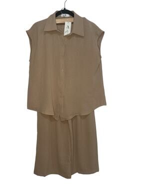 2 Piece Sleeveless Button Down Blouse & Matching Pants-NWT